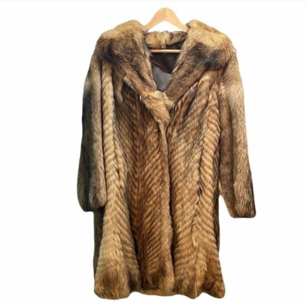VINTAGE RARE 70’s 100% Wolf Fur Coat Made In Spain Flawed
